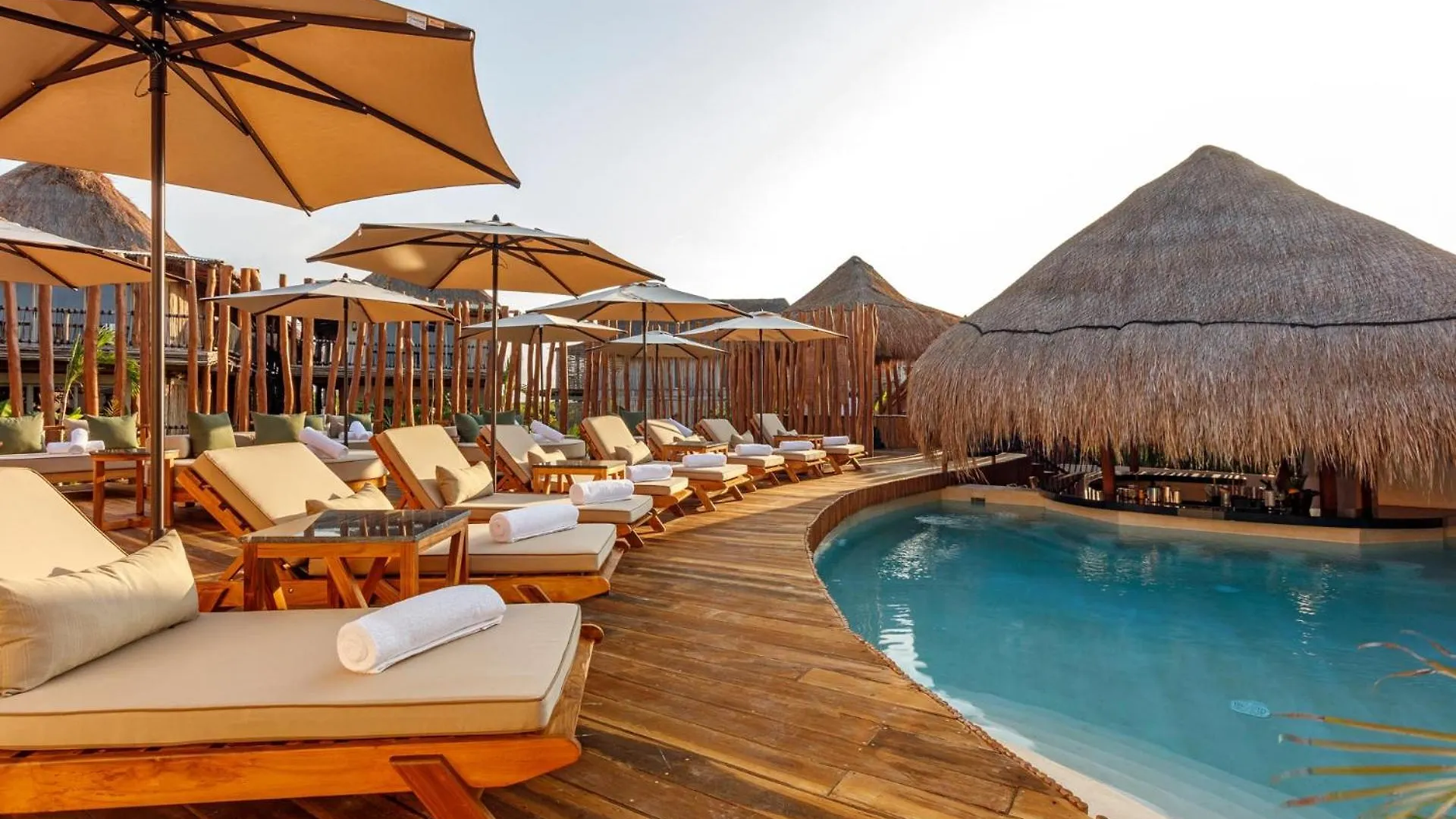 Hotel Shibari - Restaurant & Cenote Club Tulum Mexico