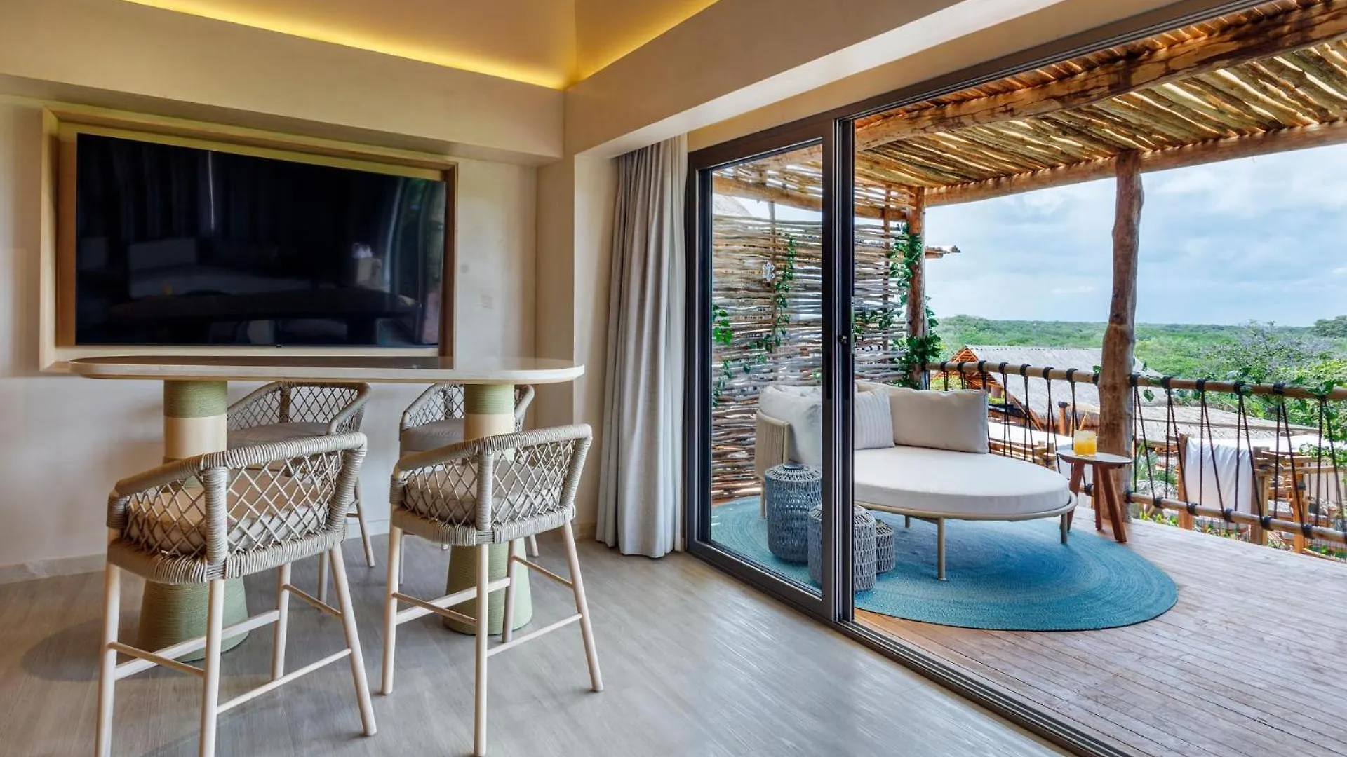 Hotel Shibari - Restaurant & Cenote Club Tulum Mexico