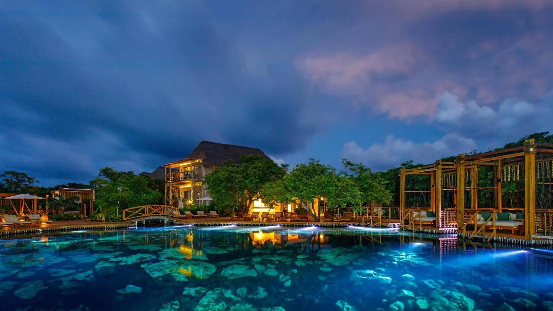 Hotel Shibari - Restaurant & Cenote Club Tulum Mexico